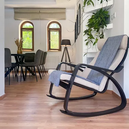 Phaedrus Living: Luxury Kathikas Willa *