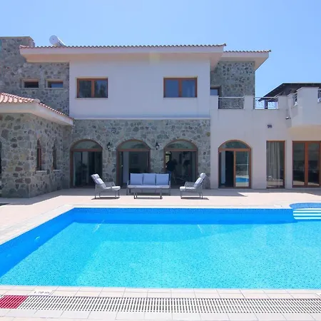 Phaedrus Living: Luxury Kathikas